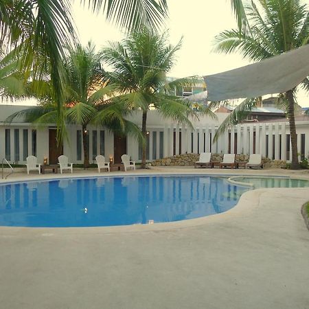 Urban Sands Hotel Iloilo Buitenkant foto