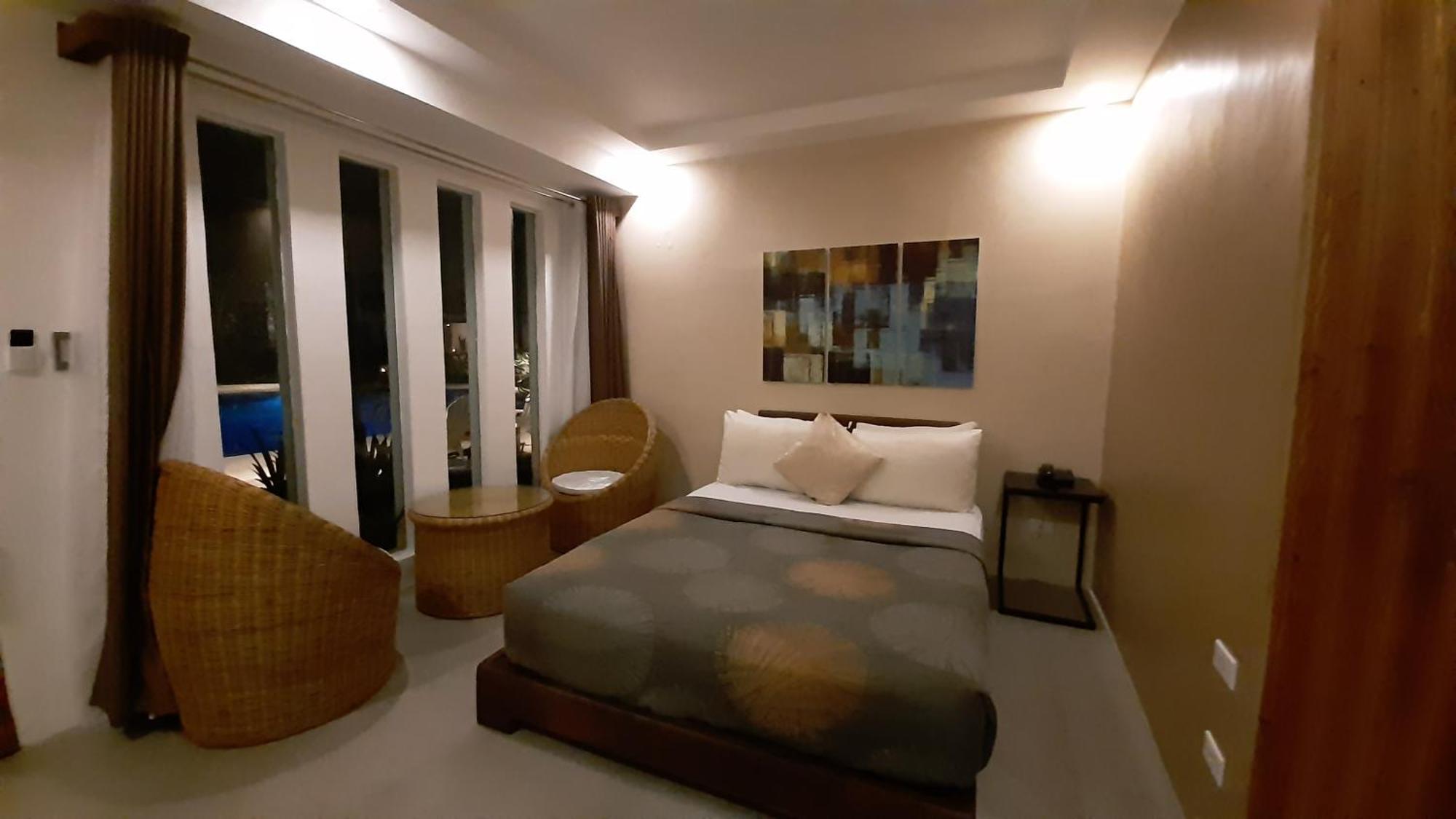 Urban Sands Hotel Iloilo Buitenkant foto