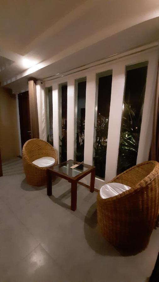 Urban Sands Hotel Iloilo Buitenkant foto
