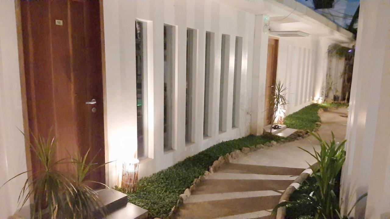 Urban Sands Hotel Iloilo Buitenkant foto