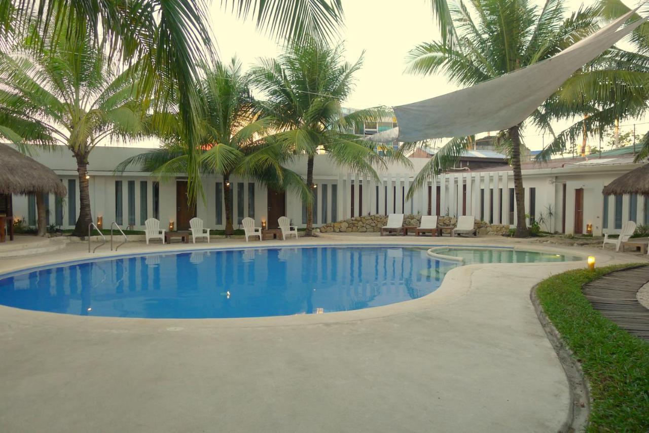 Urban Sands Hotel Iloilo Buitenkant foto