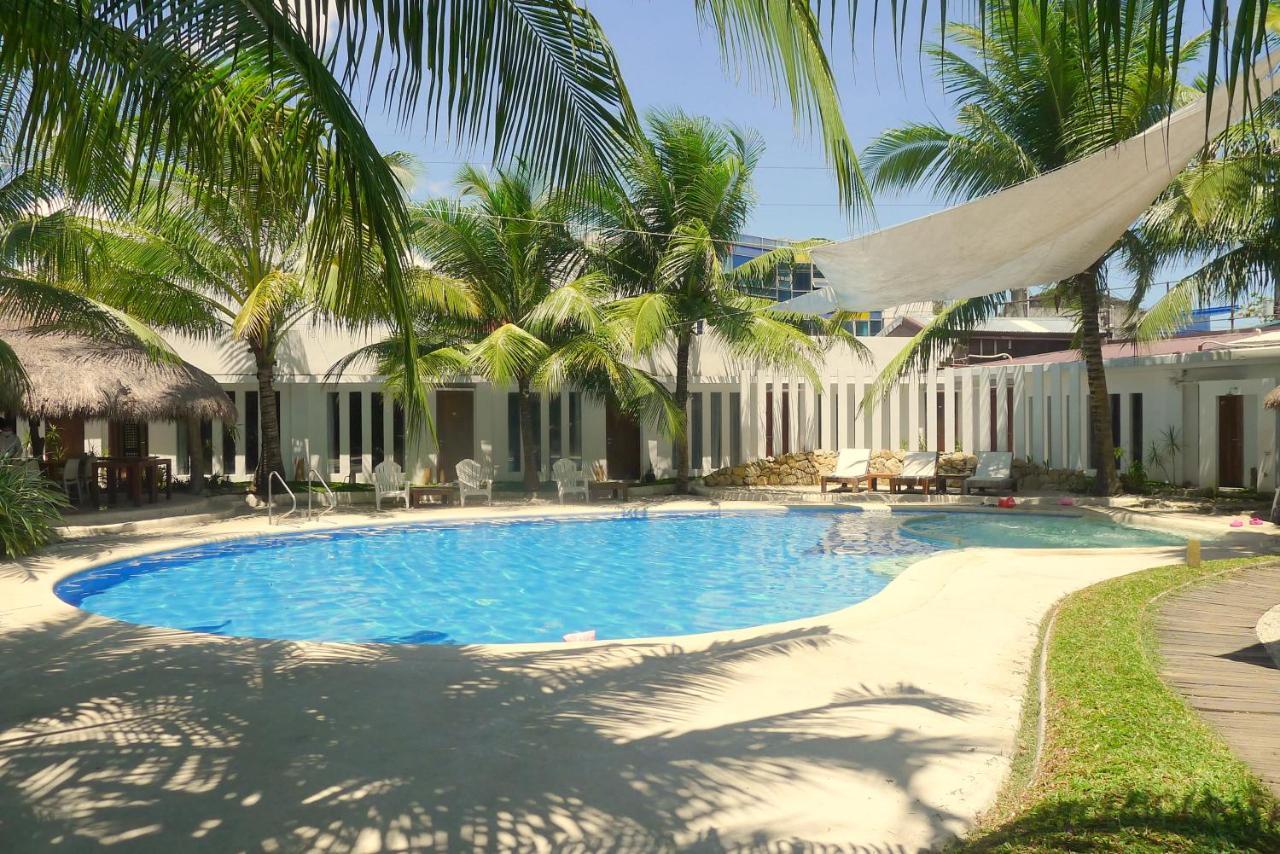 Urban Sands Hotel Iloilo Buitenkant foto