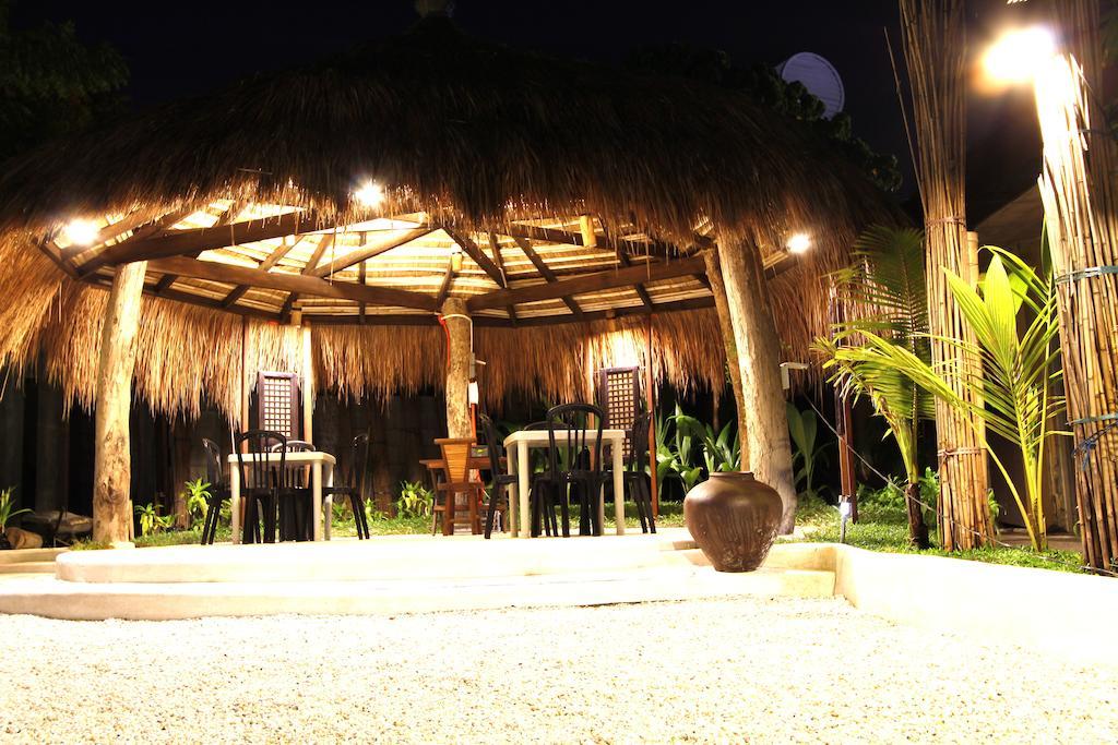 Urban Sands Hotel Iloilo Buitenkant foto
