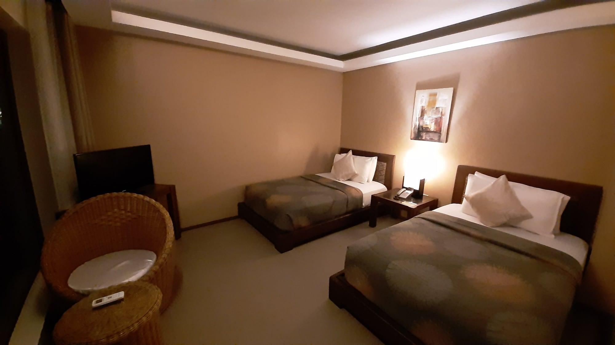 Urban Sands Hotel Iloilo Buitenkant foto